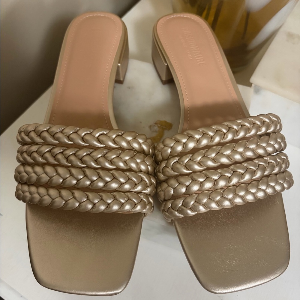 Chic Braided Women's Slippers in Gold